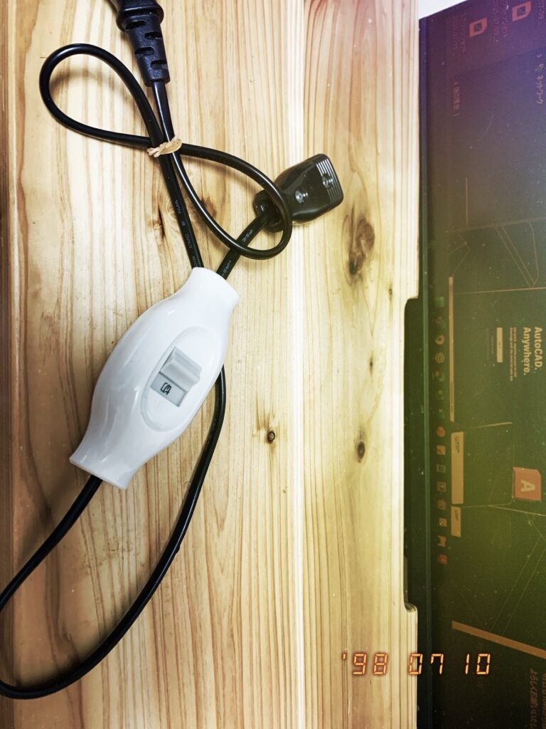 特注した100V用の両切りスイッチ