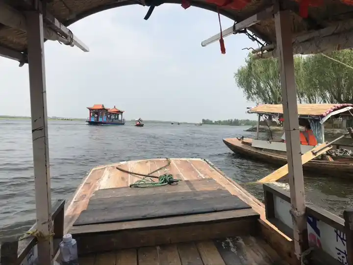 湖の船