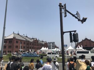 横浜赤レンガ倉庫前の野外イベント